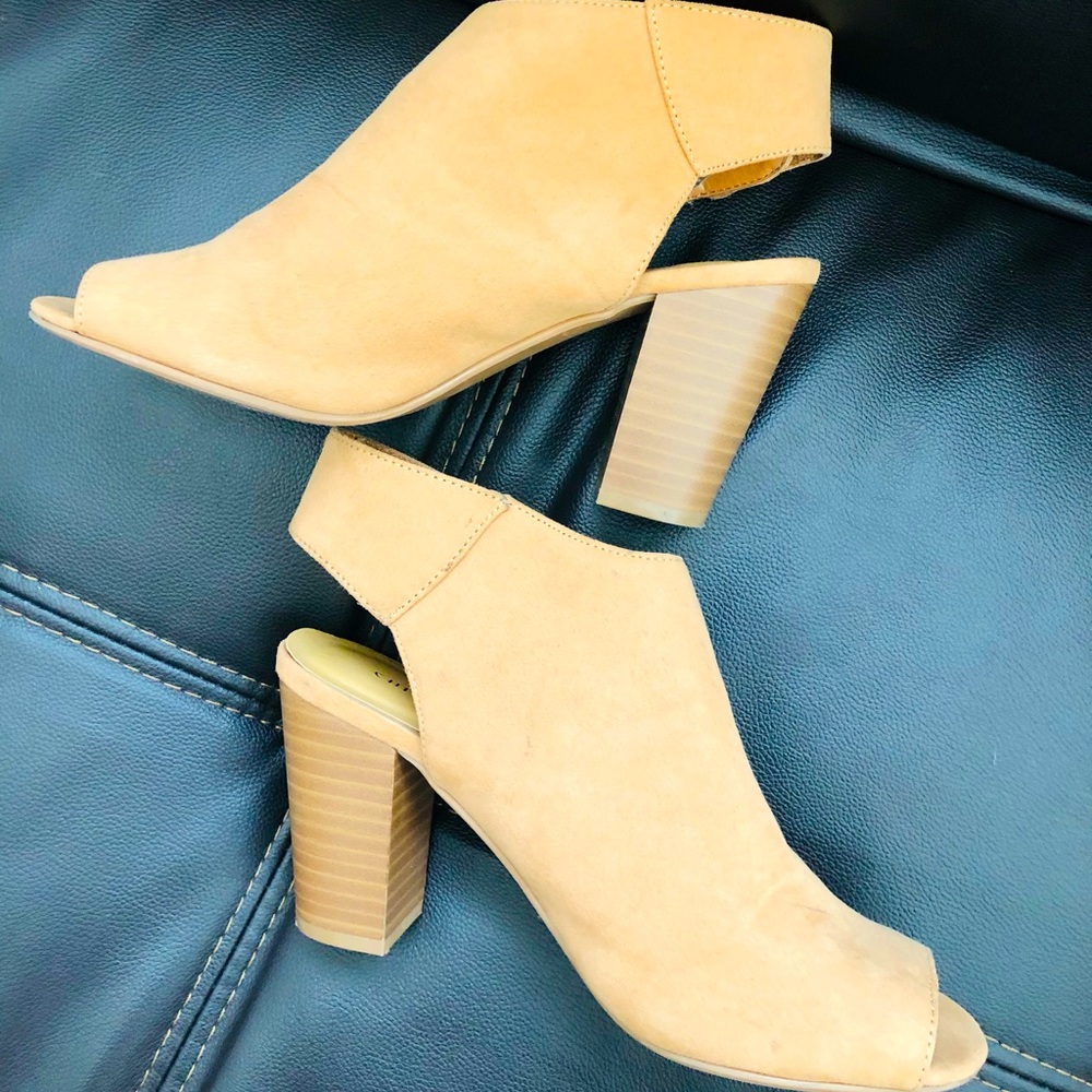 Chinese Laundry Peep toe booties! Size 8.0